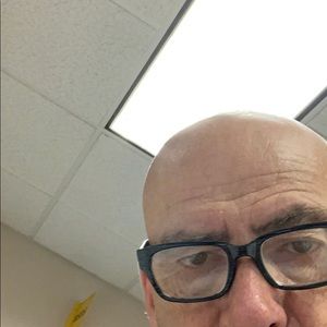 Meet your Posher, Dennis